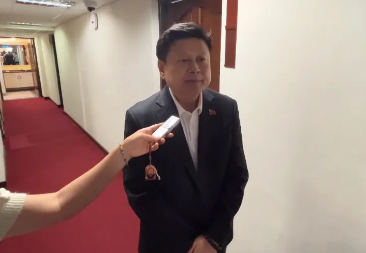 國民黨立院黨團總召傅崐萁17日在立院受訪。（圖／中天新聞）