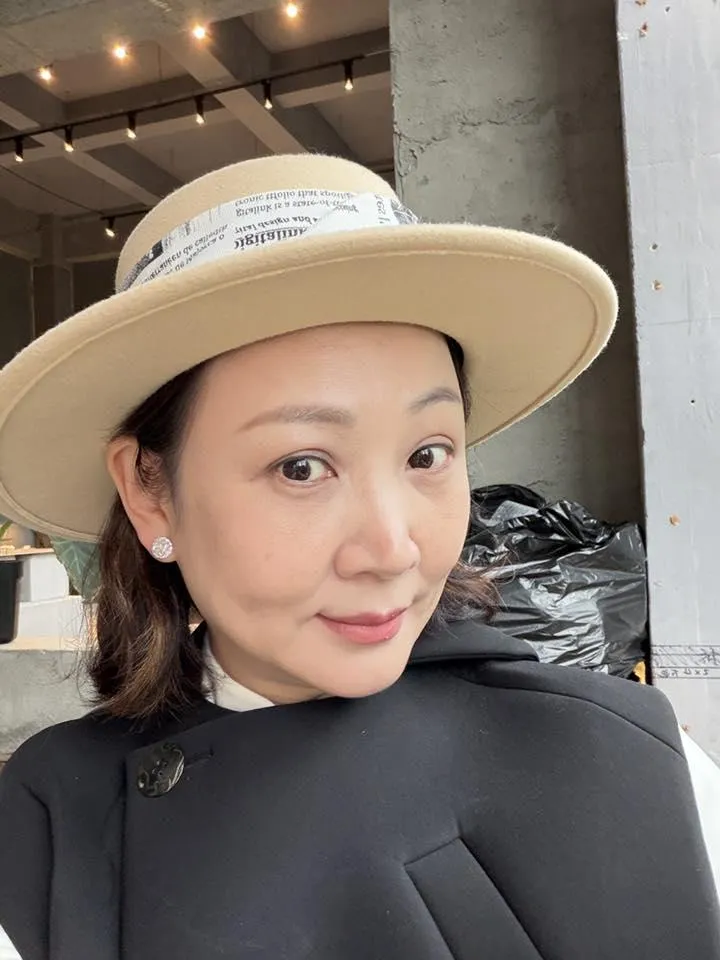 郁方與「斐儷珠寶」總經理陳昱羲結婚19年。（圖／翻攝自好門媳婦的秘密生活郁小方&nbsp;臉書）