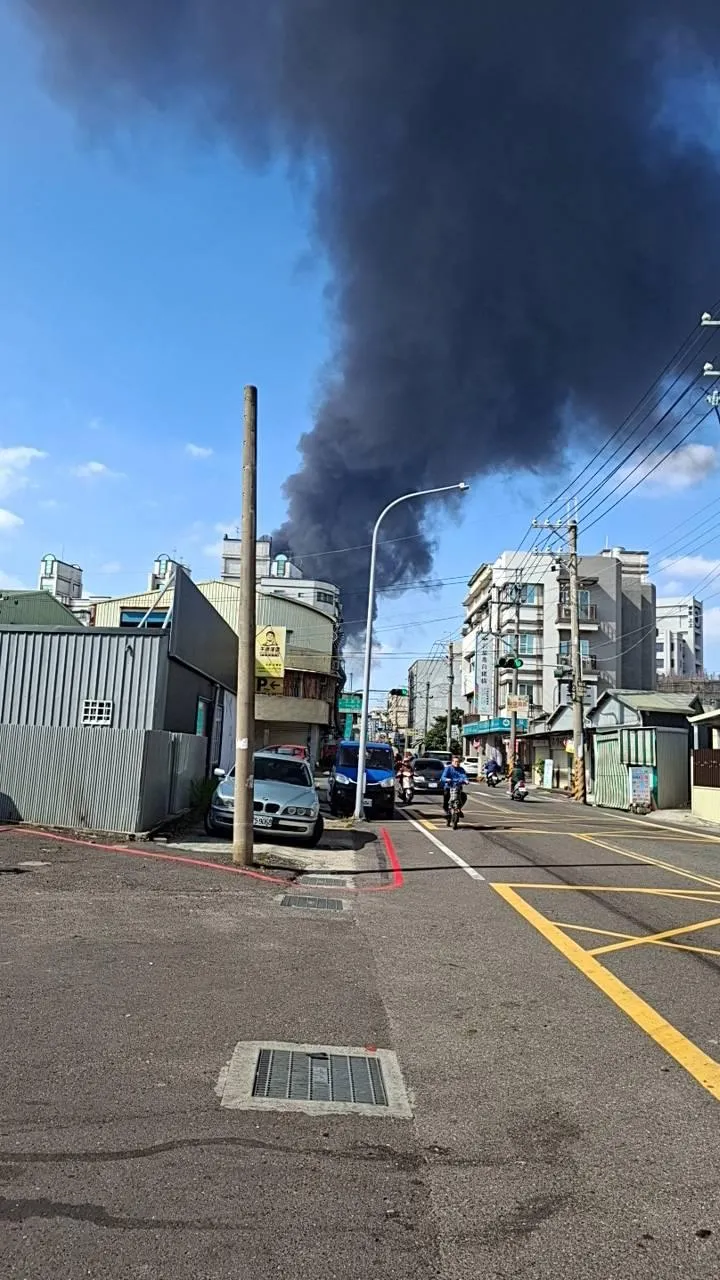 火災畫面。（圖／台南道路救援張家班群友提供）