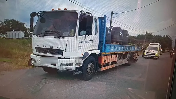 台南新化中山路898巷28日下午發生驚悚車禍!(圖/翻攝畫面)