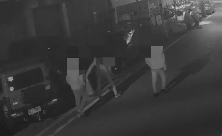花蓮縣花蓮市國富十四街附近,近日頻頻傳出擾民事件,有3名男子深夜不睡覺於路中大聲嬉戲,嚴重影響當地民眾休息。(圖/翻攝畫面)