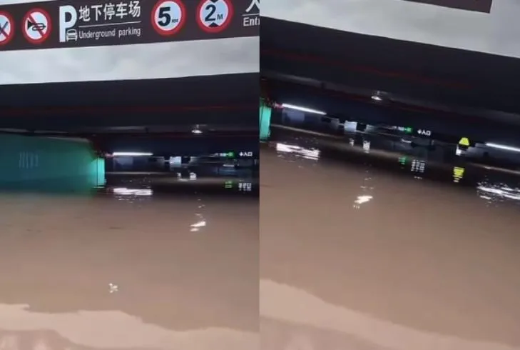 地下停車場大淹水，汽車全泡湯。（圖／翻攝微博）