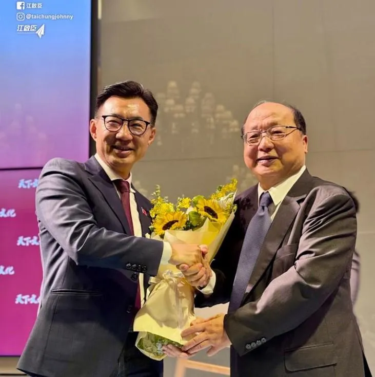 國民黨立委江啟臣出席前台中市長胡志強在台中舉行的新書發表會。(圖/翻攝於江啟臣臉書)