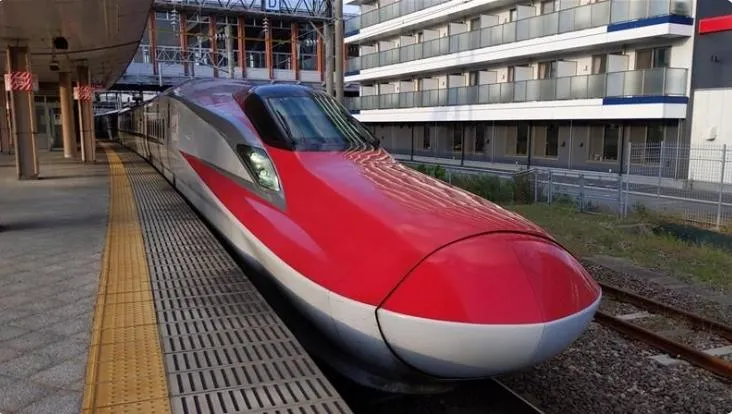日東北新幹線驚傳列車撞熊事故。（圖／NNN）