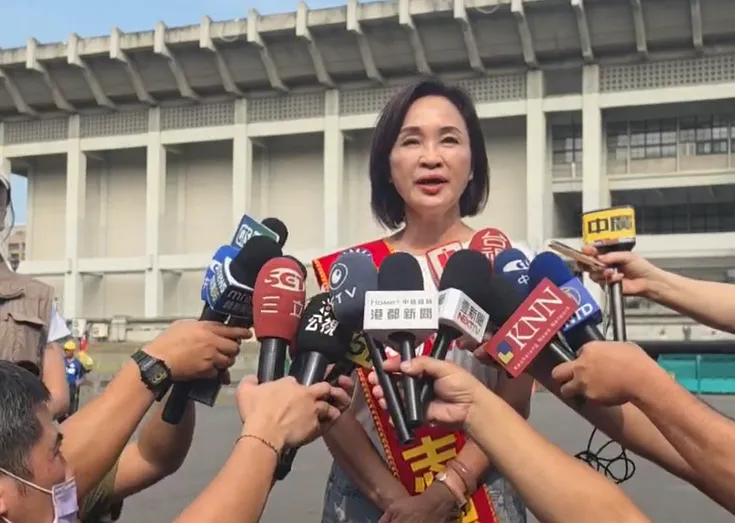 柯志恩27日接受媒體聯訪。（圖／柯志恩競辦提供）