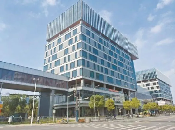 上海「腦智天地」是大陸首個腦機介面未來產業聚集區。（圖／翻攝《上觀新聞》）