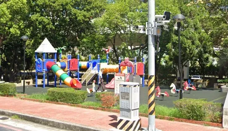 台中市豐原區翁明公園近日傳出有人惡意放置老鼠藥毒害狗隻的消息,引發當地居民恐慌。(圖/翻攝自Google Maps)