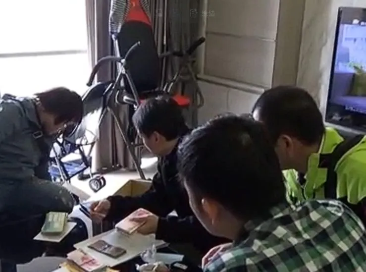 檢警當年搜索胡家的畫面。（圖／警方提供）