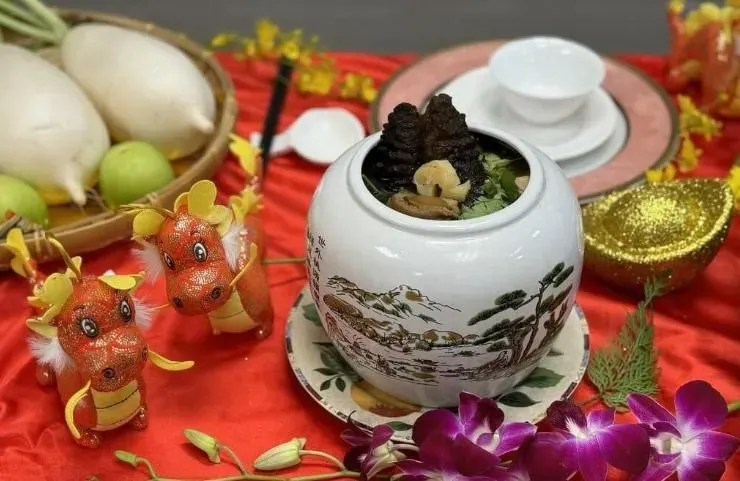 與家人開心圍爐的同時,若不想面對年後的減重歷程,吃年菜時不妨注意攝取量,有空就動起來。 (圖/翻攝自中央社)