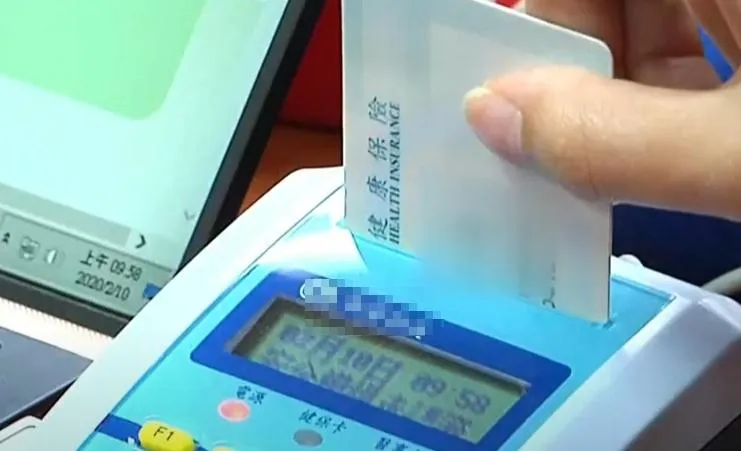 對於健保卡因颱風毀損或遺失的民眾，健保署提供免費換發新卡服務。（圖／健保署）