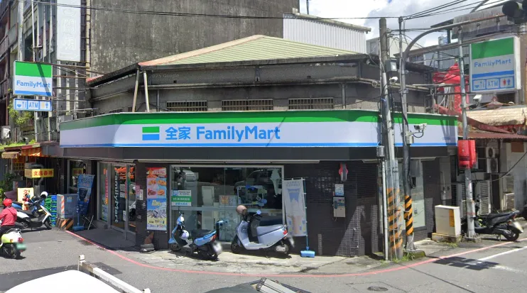 全家宜蘭文昌店同時開出2張中獎發票。(圖/翻攝自Google Map)