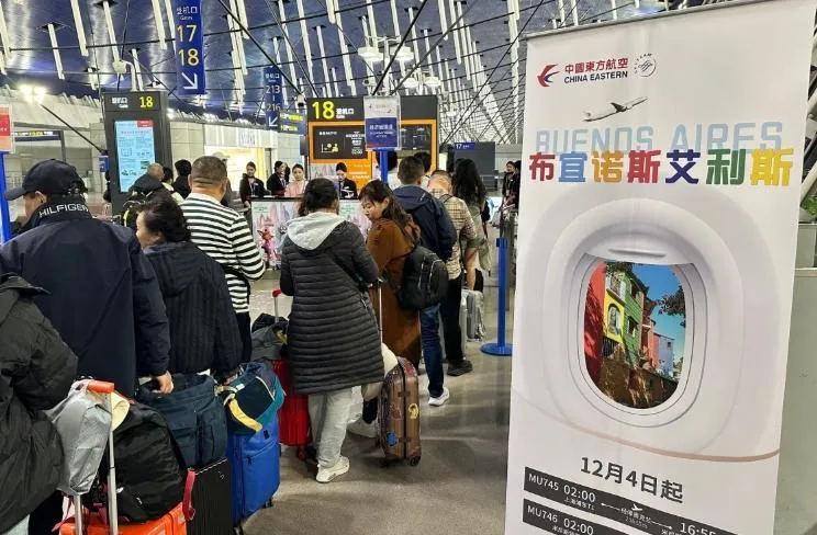 首航班機幾乎客滿。（圖／翻攝《央視》）