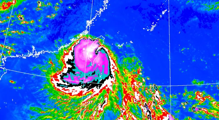 楊柳颱風正通過台灣上空。（圖／中央氣象署）
