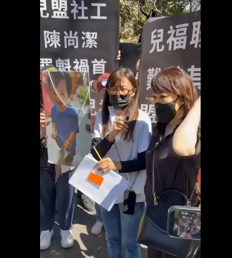郁方直指兒福聯盟如同詐騙集團。(圖/翻攝好門媳婦的秘密生活郁小芳 臉書)