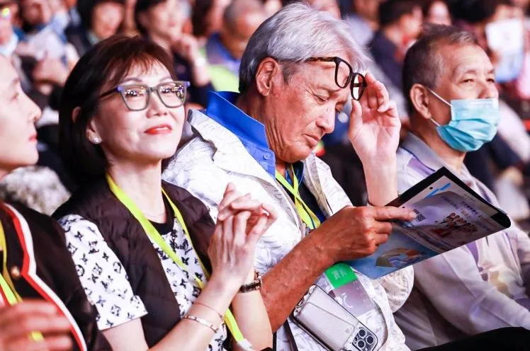 77歲秦祥林攜愛妻快閃返台力挺民歌。(圖/中華音樂人交流協會 提供)