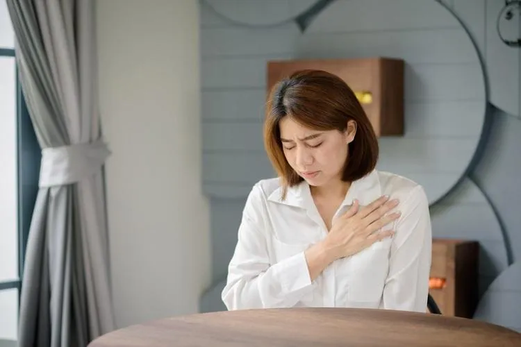 火燒心並不一定是為食道逆流造成的。（示意圖／Pexels）