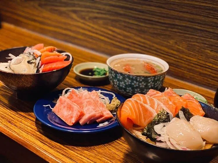 知名日本料理店「宇澤小舖」將於6月21日正式熄燈。（圖／取自宇澤小舖生魚片丼專賣臉書）