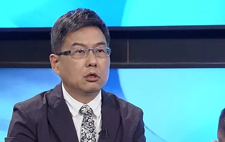資深媒體人單厚之提問蔣萬安任內最滿意的政績。（圖／年代新聞面對面提供）