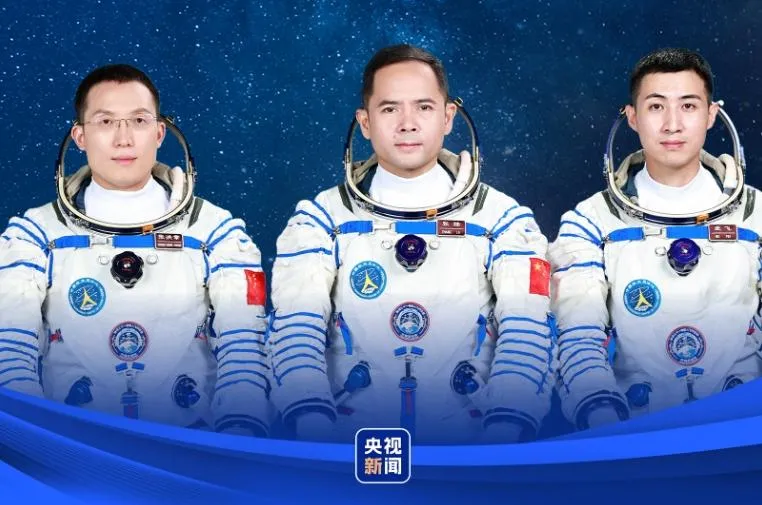 本次任務的太空人，左至右依序為張洪章、張陸、武飛。（圖／翻攝《央視新聞》）