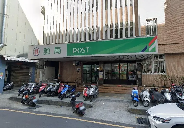 台中公園路郵局熄燈。（圖／翻攝自Google Maps）