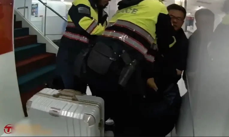 警方制伏林嫌將他逮捕。（圖／警方提供）
