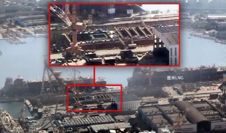 外媒曝光「004」航母最新建造畫面。(圖/翻攝新浪微博)