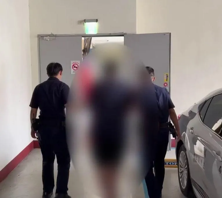 19歲曾姓男大生因長期照顧臥床的84歲阿嬤，昨日情緒失控持刀傷害阿嬤。（圖／警方提供）