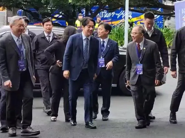 綠委林岱樺遭搜索約談，賴清德總統未回應媒體提問（攝自中天新聞）