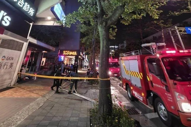 大安區陶板屋餐廳19日晚間發生火警,所幸無人傷亡。(圖/民眾提供)