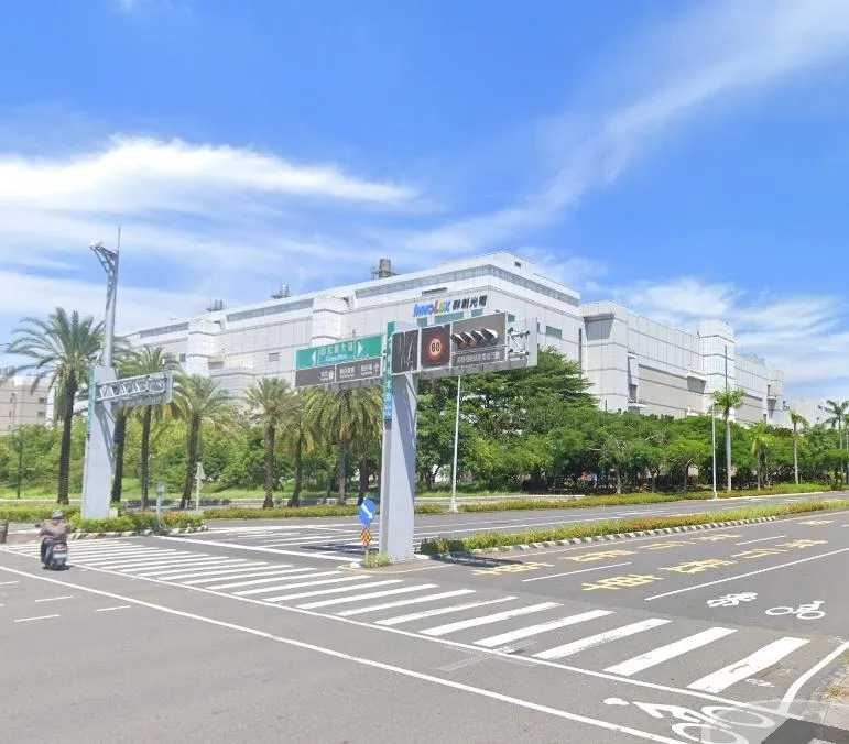 南科園區內的群創光電廠區,21日晚間發生工安意外。(圖/Googlemap)