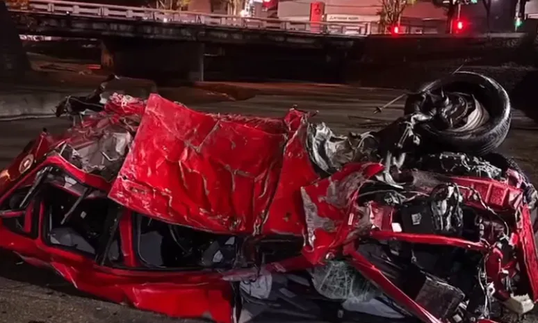 33歲張男酒後駕車，造成張男骨折及多處擦挫傷，整輛車爛成廢鐵。（圖／翻攝自TCPB 局長室臉書）