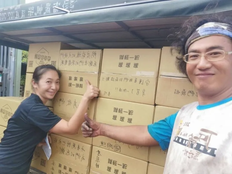 劉香君(左)10日替老公李能謙(右)喊冤,強調他並無涉及不法行為。(圖/資料照,萬鴻提供)