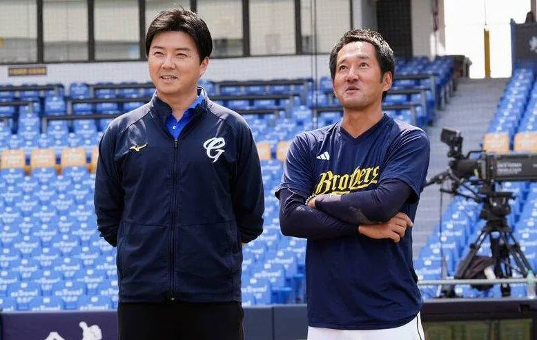 林威助（左）重返洲際球場。（圖／富邦悍將提供）