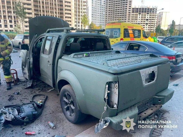 基輔一輛軍用車輛驚傳爆炸。（圖／基輔國家警察局總局新聞處）