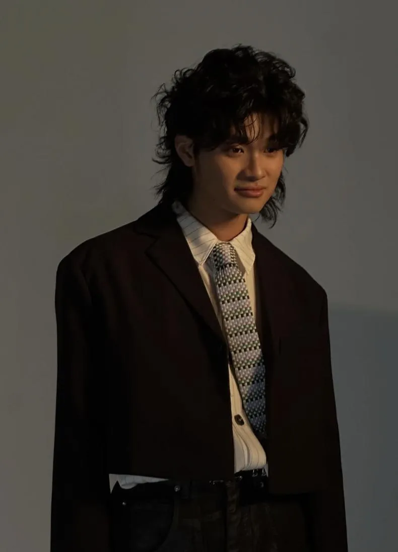 163braces和同為歌手男友李浩瑋穩定交往7年。(圖/翻攝IG howard_leeee)
