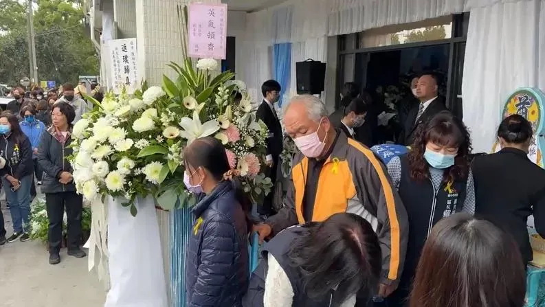 陳男家屬今在殯儀館舉行追思公祭。（圖／中天新聞）