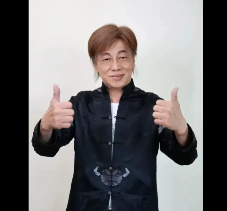 梁小龍於2026年1月14日下午4時因心臟衰竭離世。（圖／翻攝微博）