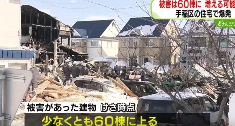 周邊60多戶民宅遭波及成廢墟。（圖／NNN）