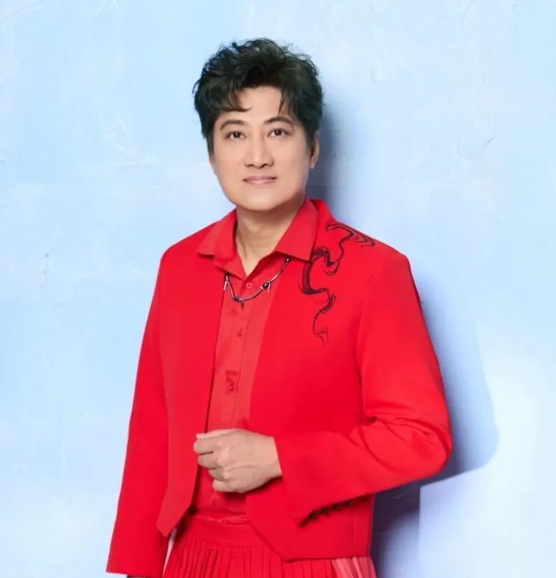 楊哲有「芒果王子」之稱。(圖/翻攝自楊哲臉書)