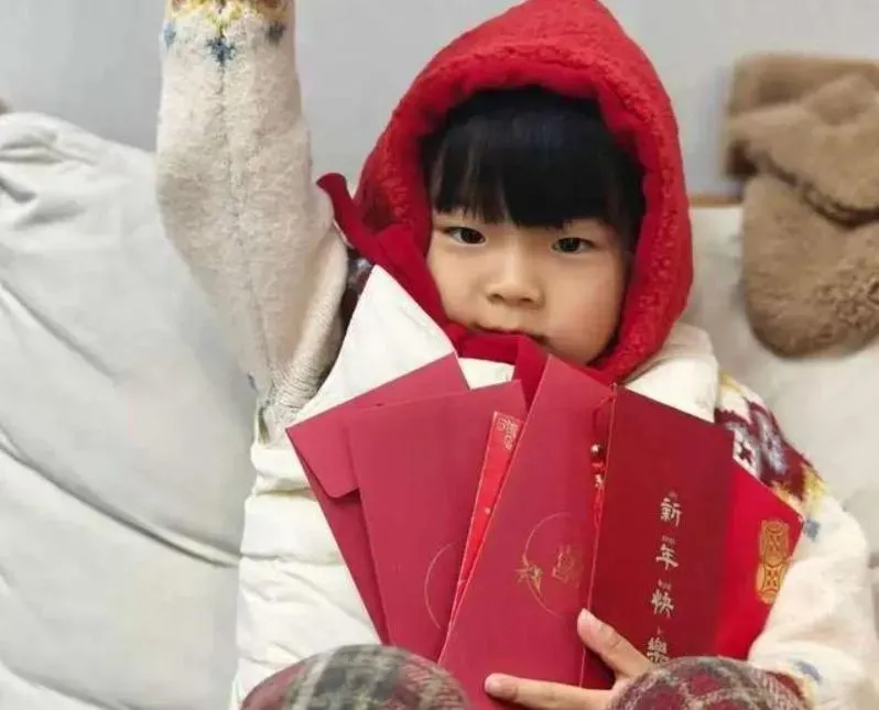 春節過去，許多孩子收到豐厚的的壓歲錢。（圖/翻攝《網易》）