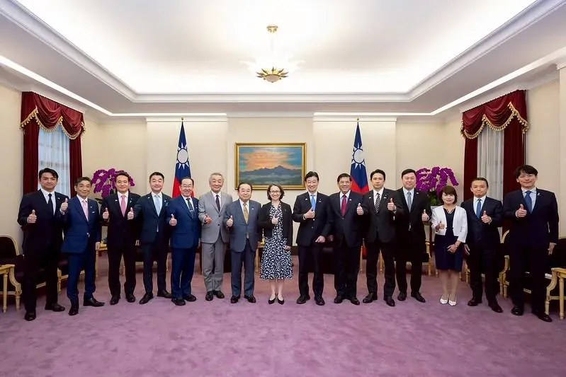 副總統蕭美琴（中）5日接見日本前經濟產業大臣西村康稔一行。（圖／總統府）