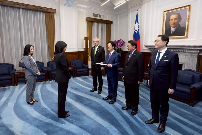 賴清德總統接受「貝里斯新任駐台特命全權大使梅凱瑟呈遞到任國書」。（圖／總統府）