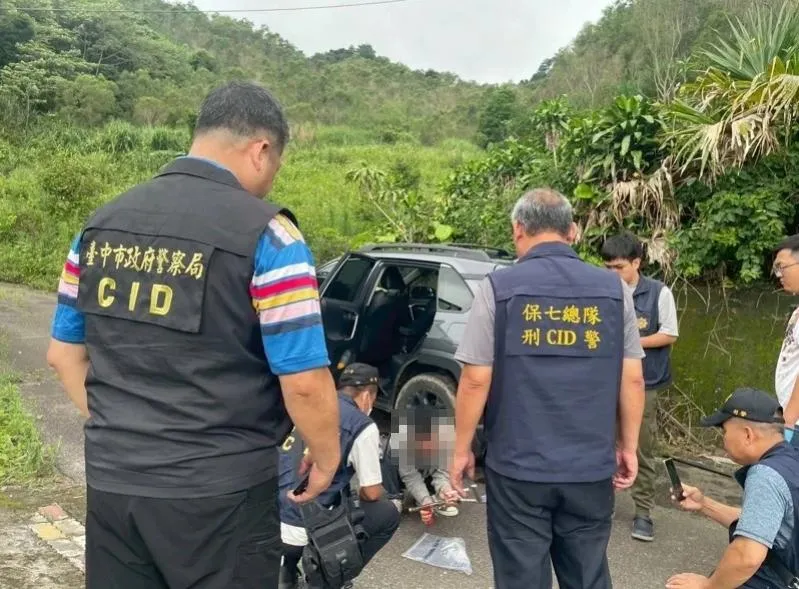 越南籍潘姓移工在台中新社山區打獵，將石虎遺體當「野味」賣給同鄉。（圖／警方提供）