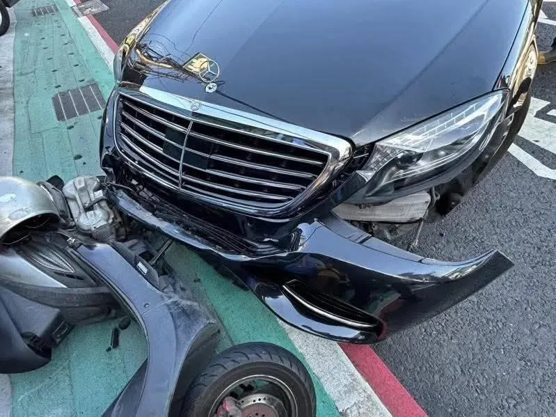 車禍畫面。（圖／記者爆料網）