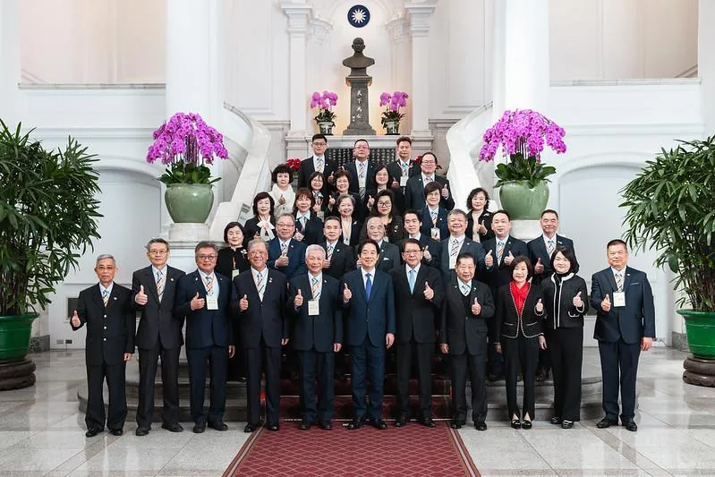 賴清德總統與「中華民國進出口商業同業公會全國聯合會」合影。(總統府提供)