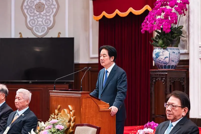賴清德總統與「中華民國進出口商業同業公會全國聯合會」合影。(總統府提供)