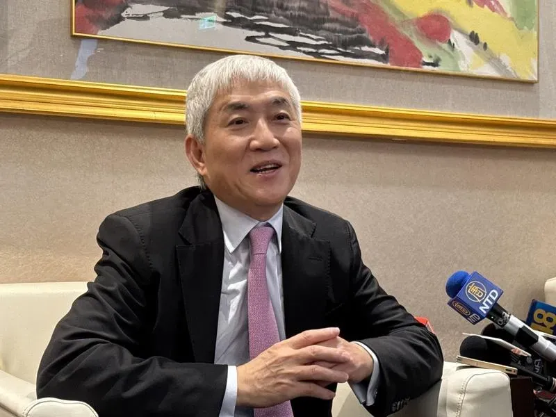 主機板與顯示卡廠技嘉受惠於人工智慧(AI)訂單挹注獲利,第1季歸屬母公司稅後淨利達31.16億元、年增54%,每股盈餘4.65元。圖為技嘉董事長葉培城。(圖/中央社)
