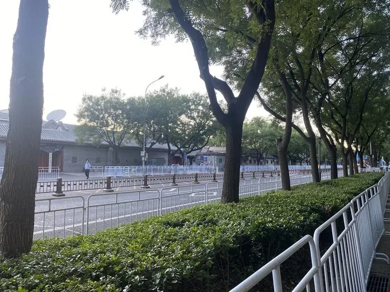 北京市東城區南河沿大街管制情況。(圖/中央社)
