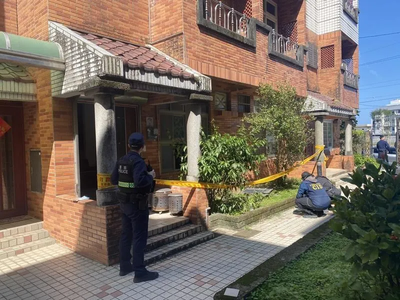 宜蘭市黎明路一棟民宅14日發生包裹爆炸案,2人受傷暫無生命危險。(圖/警方提供)