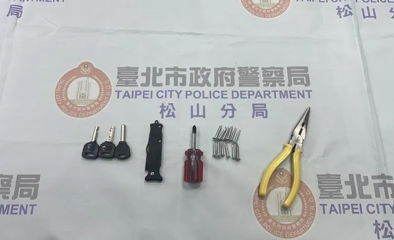 48歲袁姓男子經常流竄雙北，並鎖定多間無人看管的娃娃機店家竊取機台內零錢。（圖／中央社）